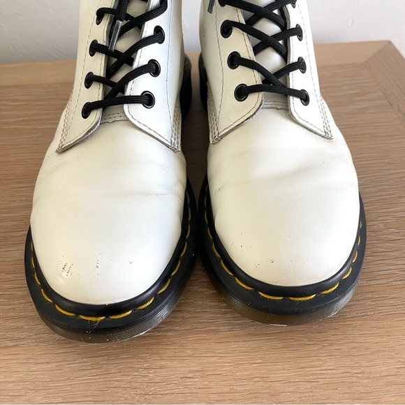 Dr. Martens 1460 Smooth Leather White 8-Eye Lace Up 11821 Combat Docs Boots 9 - Picture 3 of 10